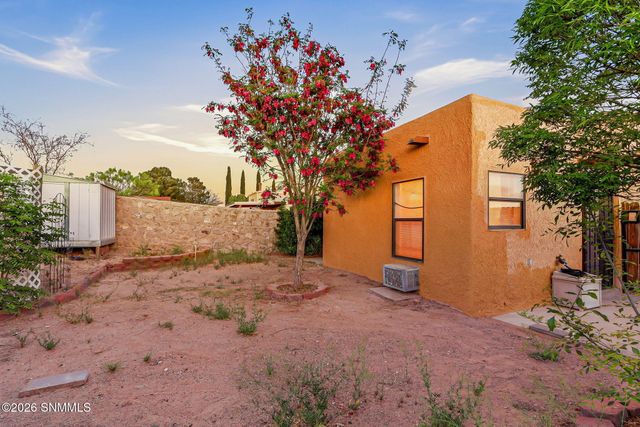 2001 Pinetrail Street, Las Cruces, NM 88012