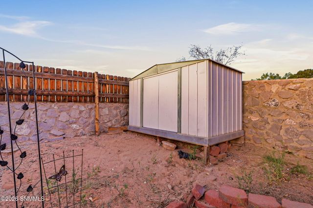 2001 Pinetrail Street, Las Cruces, NM 88012