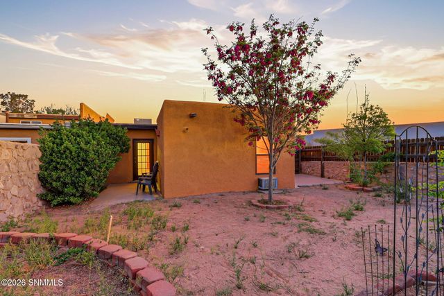 2001 Pinetrail Street, Las Cruces, NM 88012