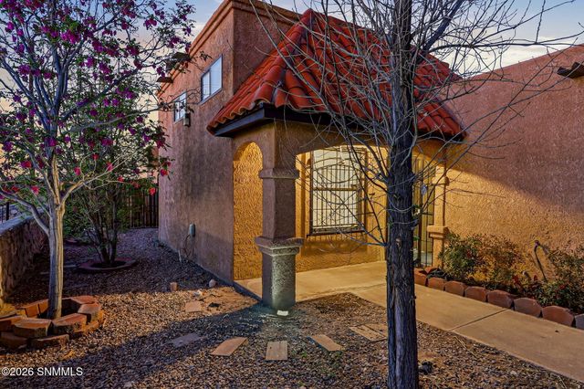 2001 Pinetrail Street, Las Cruces, NM 88012