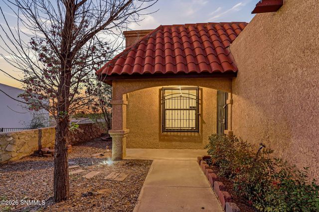 2001 Pinetrail Street, Las Cruces, NM 88012