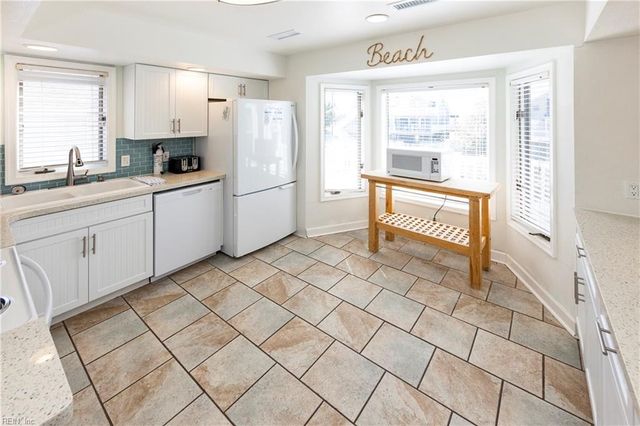 3361 Sandfiddler RD, Virginia Beach, VA 23456