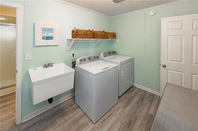 3361 Sandfiddler RD, Virginia Beach, VA 23456