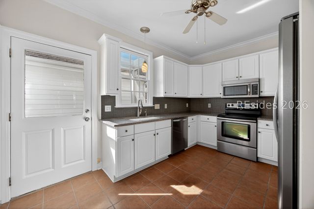 112 Bryan Dr, Beaufort, SC 29902