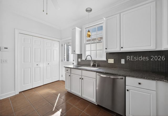 112 Bryan Dr, Beaufort, SC 29902