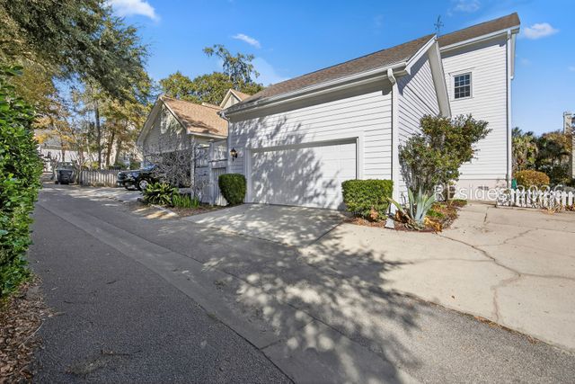 112 Bryan Dr, Beaufort, SC 29902