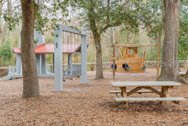 112 Bryan Dr, Beaufort, SC 29902