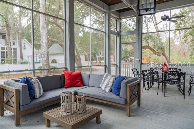 112 Bryan Dr, Beaufort, SC 29902