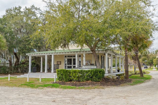 112 Bryan Dr, Beaufort, SC 29902
