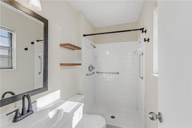 16901 E 3rd Street, Independence, MO 64056