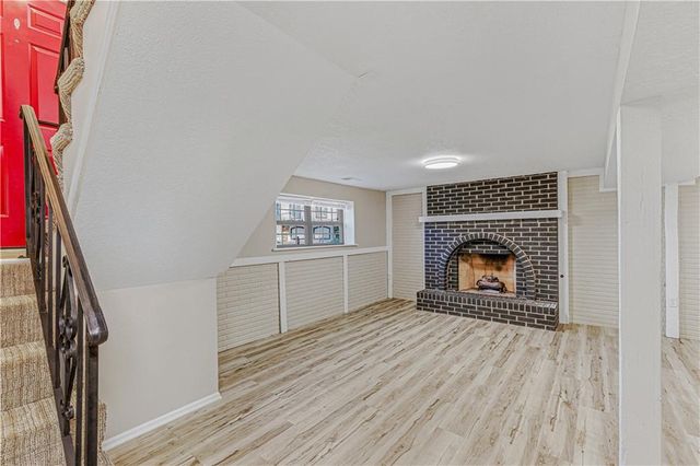 16901 E 3rd Street, Independence, MO 64056