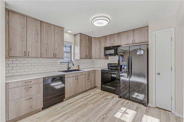 16901 E 3rd Street, Independence, MO 64056