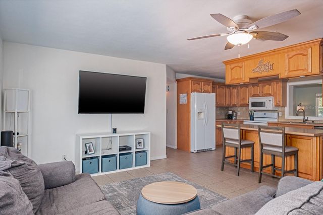11662 75TH AVENUE, Seminole, FL 33772