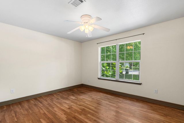 1203 Haynes ST, San Marcos, TX 78666