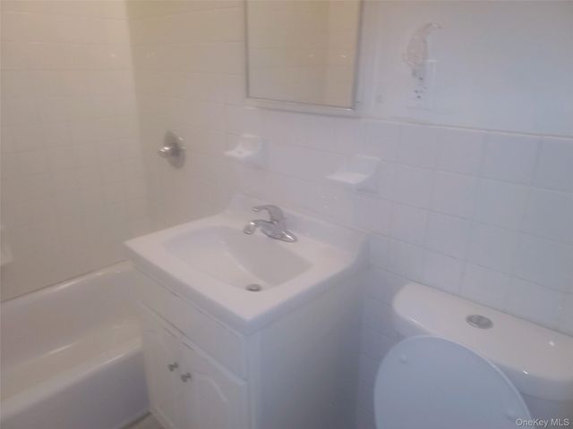 386 Miller Avenue 1, Brooklyn, NY 11207