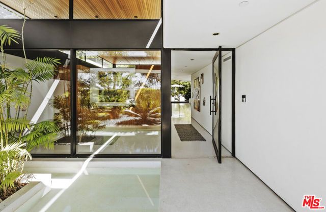 570 Evelyn Place, Beverly Hills, CA 90210