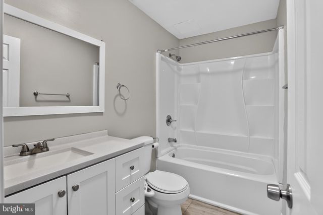 1807 SILVER CT, Hamilton, NJ 08690