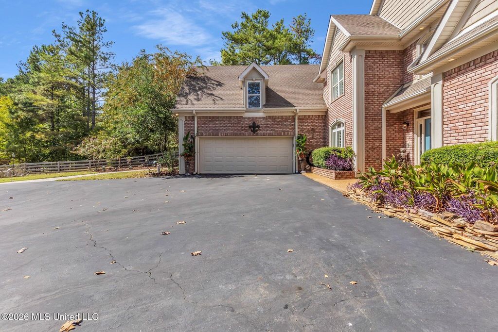 12520 Whispering Pines Drive, Olive Branch, MS 38654 — photo 3