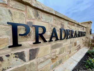 100 pradera ridge, Floresville, TX 78114