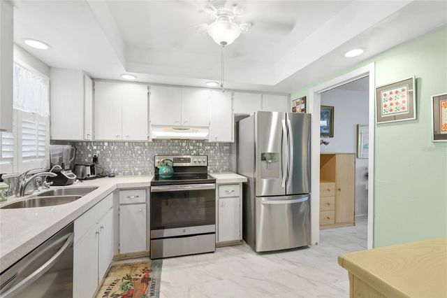 2327 WATERBLUFF PLACE V315, Sarasota, FL 34231