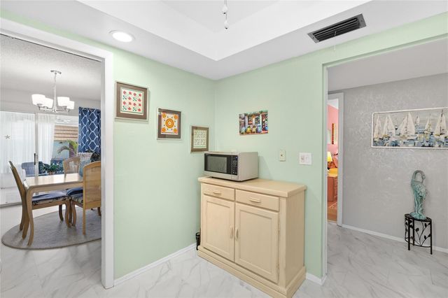 2327 WATERBLUFF PLACE V315, Sarasota, FL 34231