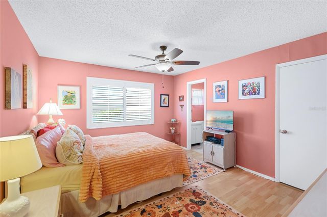 2327 WATERBLUFF PLACE V315, Sarasota, FL 34231