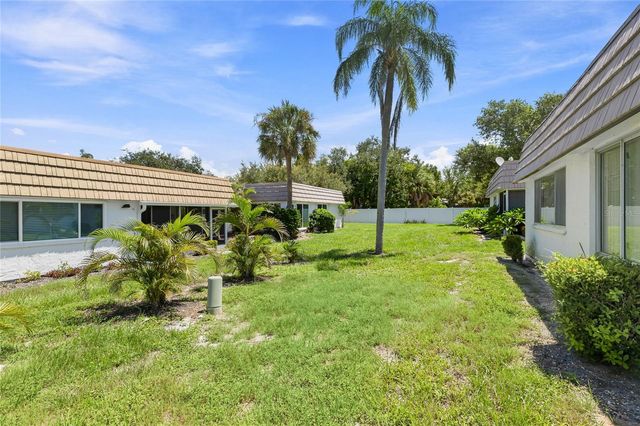 2327 WATERBLUFF PLACE V315, Sarasota, FL 34231
