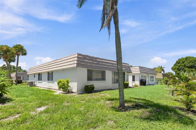2327 WATERBLUFF PLACE V315, Sarasota, FL 34231