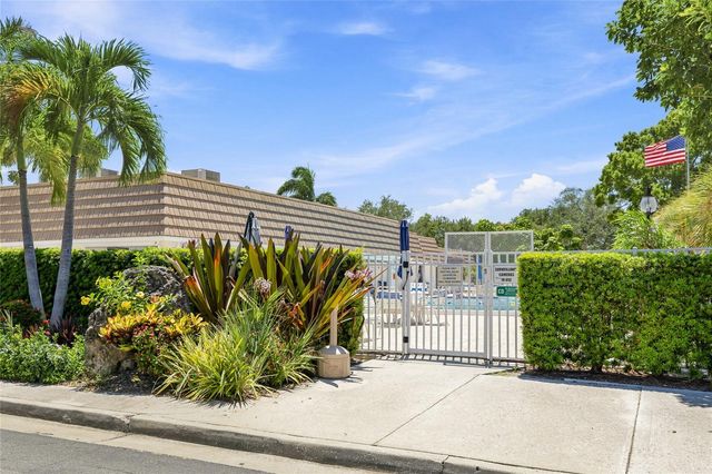 2327 WATERBLUFF PLACE V315, Sarasota, FL 34231