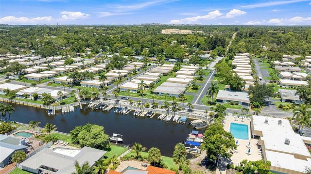 2327 WATERBLUFF PLACE V315, Sarasota, FL 34231