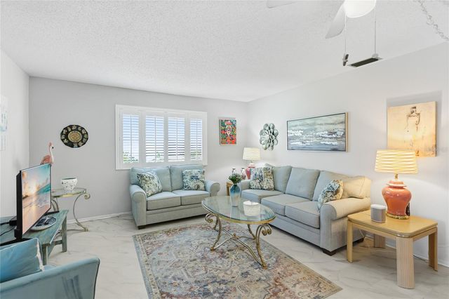 2327 WATERBLUFF PLACE V315, Sarasota, FL 34231