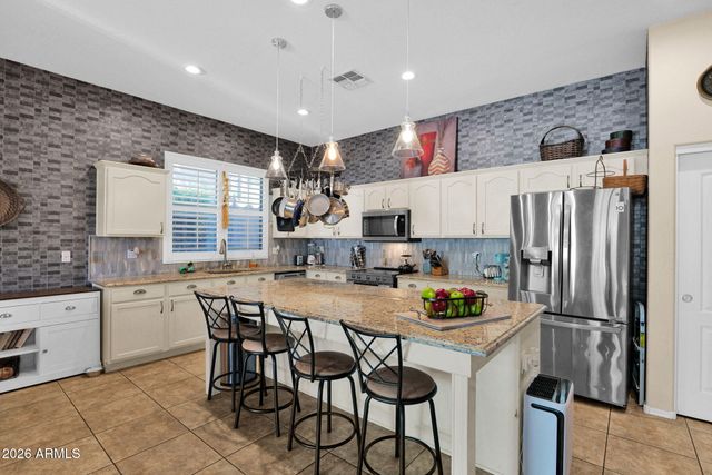 3102 W EAGLE CLAW Drive, Phoenix, AZ 85086