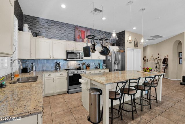 3102 W EAGLE CLAW Drive, Phoenix, AZ 85086