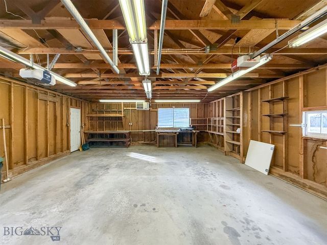 6001 Vigilante Lane, Great Falls, MT 59404