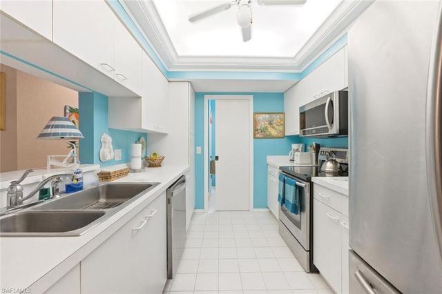 110 Siena WAY 206, Naples, FL 34119