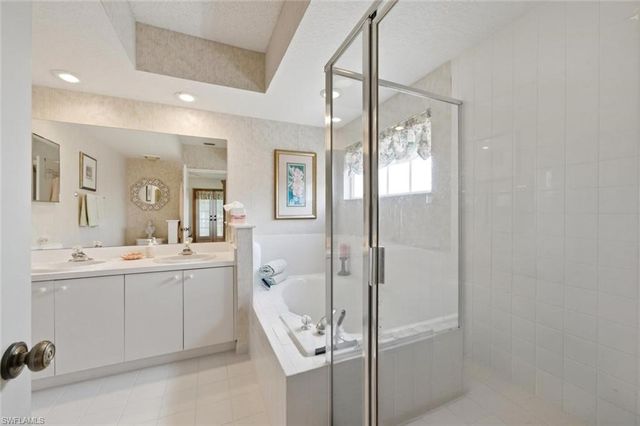 110 Siena WAY 206, Naples, FL 34119