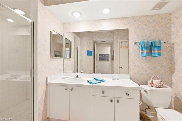 110 Siena WAY 206, Naples, FL 34119