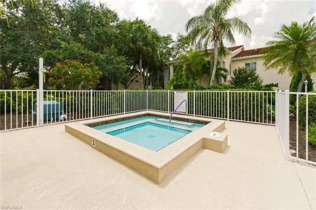 110 Siena WAY 206, Naples, FL 34119