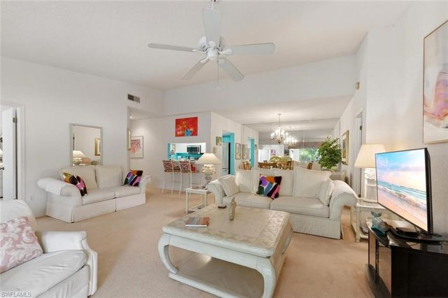 110 Siena WAY 206, Naples, FL 34119