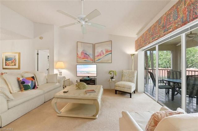 110 Siena WAY 206, Naples, FL 34119