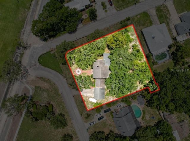 800 W LAKE ELBERT DRIVE NE, Winter Haven, FL 33881