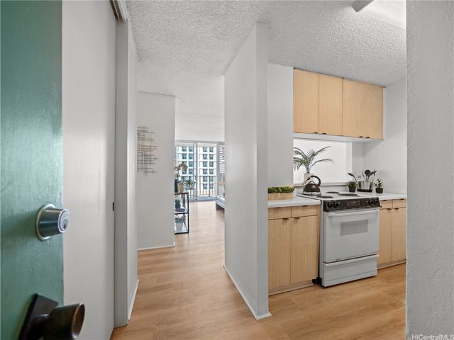 1617 Kapiolani Boulevard 807, Honolulu, HI 96814