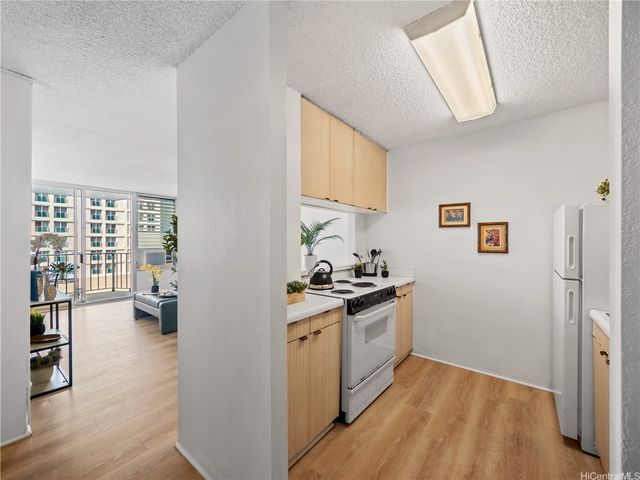 1617 Kapiolani Boulevard 807, Honolulu, HI 96814