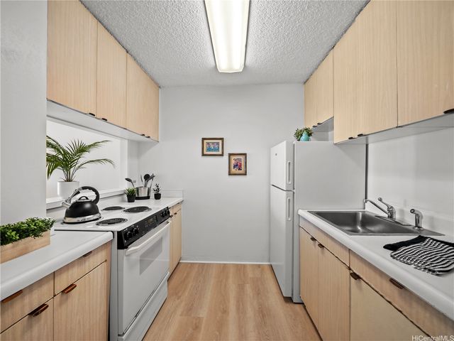 1617 Kapiolani Boulevard 807, Honolulu, HI 96814