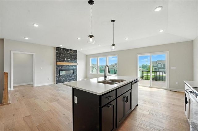 501 NE Newport Drive, Blue Springs, MO 64014