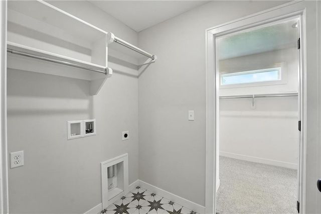 501 NE Newport Drive, Blue Springs, MO 64014