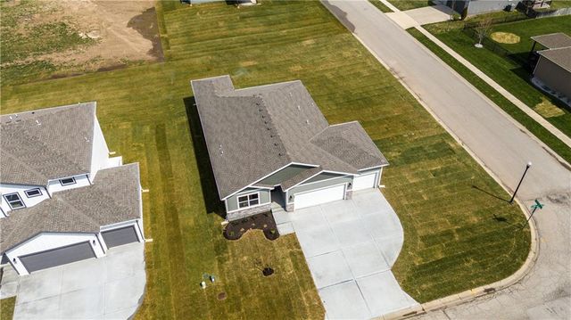 501 SW Newport Drive, Blue Springs, MO 64014