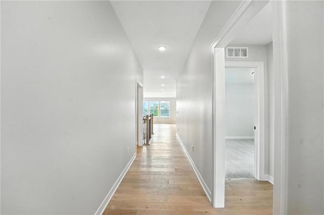 501 NE Newport Drive, Blue Springs, MO 64014