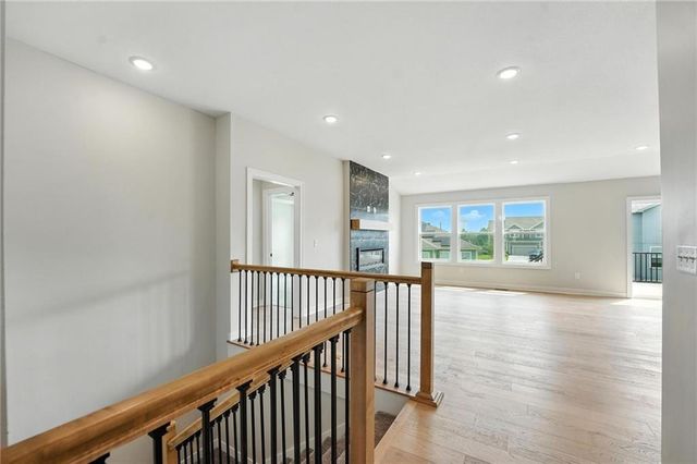 501 NE Newport Drive, Blue Springs, MO 64014