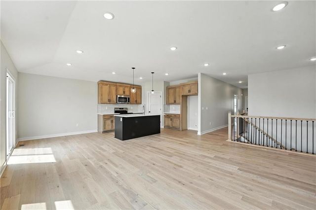 501 NE Newport Drive, Blue Springs, MO 64014